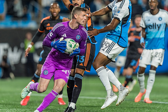 D251028MLSCFCvNYCFC121352WGA