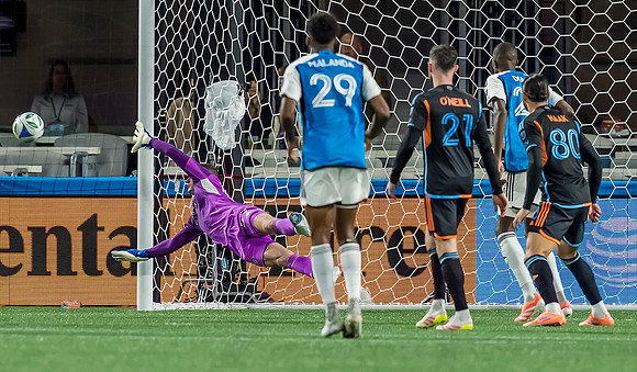 D251028MLSCFCvNYCFC123127WGA