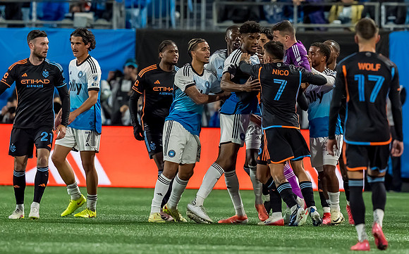 D251028MLSCFCvNYCFC125203WGA
