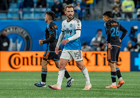 D251028MLSCFCvNYCFC125521WGA