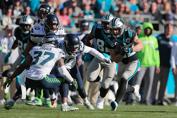 D1912NFLSSvsCP00374SAA