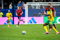 D260618FIFACvSA75532WGA