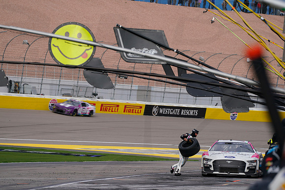 D230305LVMS09701SAA
