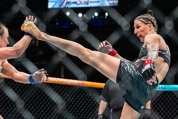 Jamey-Lyn Horth vs Vanessa Demopoulos