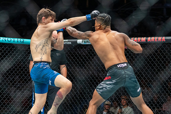 Malcolm Wellmaker vs Kris Moutinho