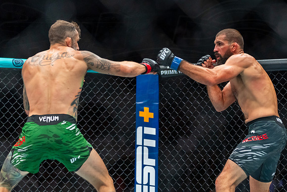 Michael Chiesa vs Court McGee