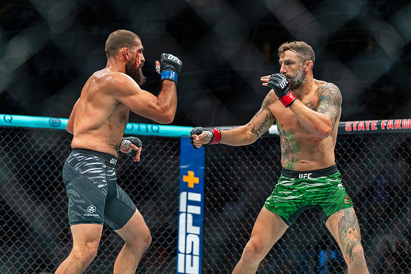 Michael Chiesa vs Court McGee