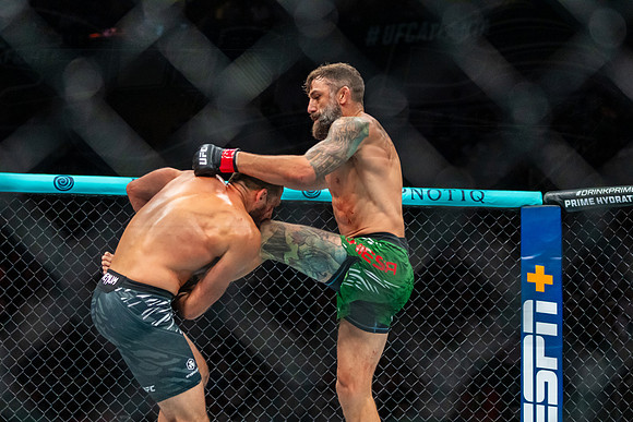 Michael Chiesa vs Court McGee