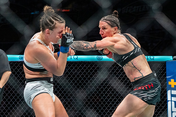 Jamey-Lyn Horth vs Vanessa Demopoulos