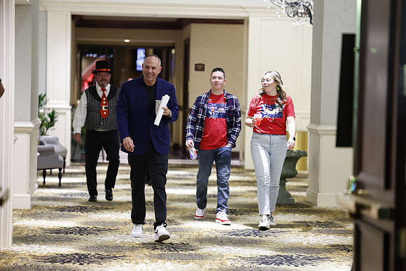 D241214KRXMAS00038SAA