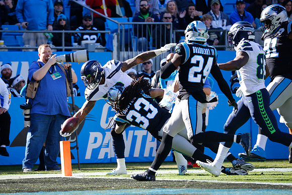D1912NFLSSvsCP00281SAA