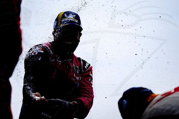 D2207_INDYTO_09289_WGA