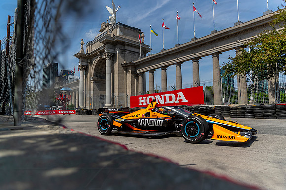 D2207_INDYTO_08590_BKC