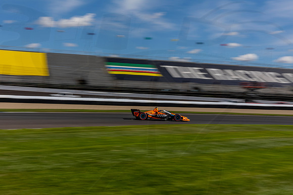 D2207_INDYGGP_16700_BLS