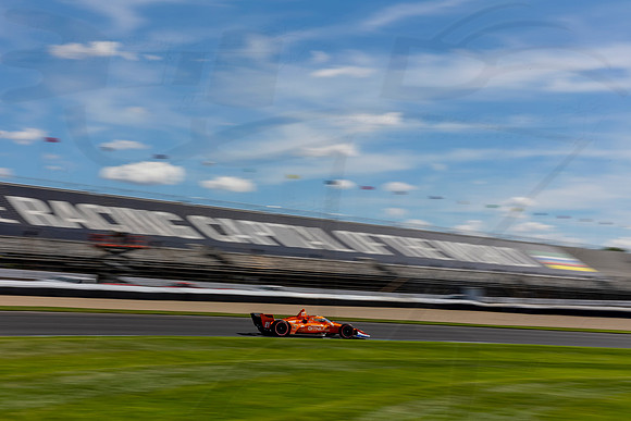 D2207_INDYGGP_16709_BLS