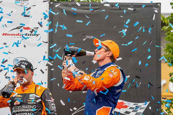D2207_INDYTO_09780_BLS