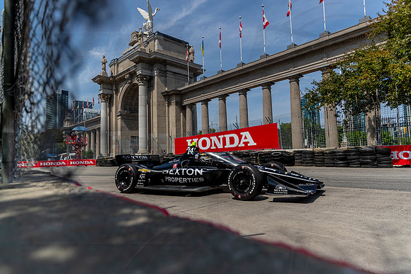 D2207_INDYTO_08578_BKC