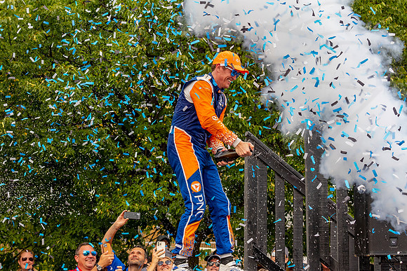 D2207_INDYTO_09774_BLS