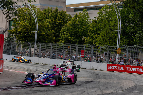 D2207_INDYTO_09686_BLS
